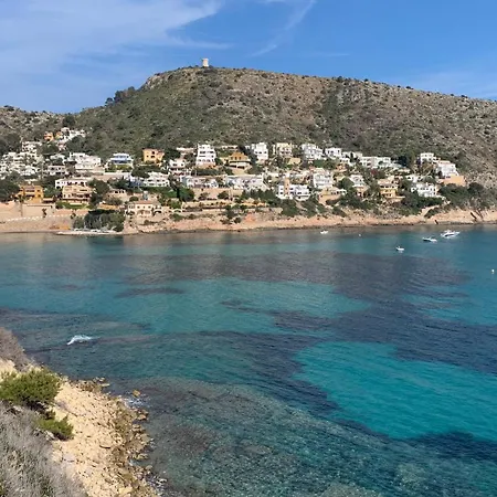 En Centro Con Piscina Moraira